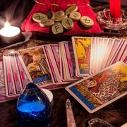helderziende Emy May- Hallo, ik ben medium Emy May. Ik ben al jaren actief als helderwetende. Mijn paranormale gaven heb ik geerfd van mijn familie. Ik combineer mijn krachten door middel van mijn gidsen, tarotkaartenleggen, pendelen en fotoreading. Je kan iedere vraag aan mij stellen, ik geef je duidelijk antwoord en help je verder. Liefs en tot snel. 4 minuten gratis consult met onze helderzienden bij eerste kredietoplading. Helderziende hulplijn waar een   helderziende  je    inzicht en   online antwoord geeft. Bij aanmaak van een gratis account en na uw eerste betaling, ontvangt u 4 gratis minuten om op te bellen met een   helderziende.